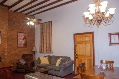 מלון ניו אורלינס Jean Lafitte House מראה חיצוני תמונה